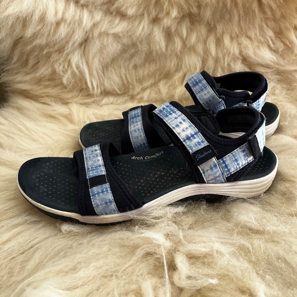 Women's Sketcher Sandals size 9 - Picture 1 of 9
